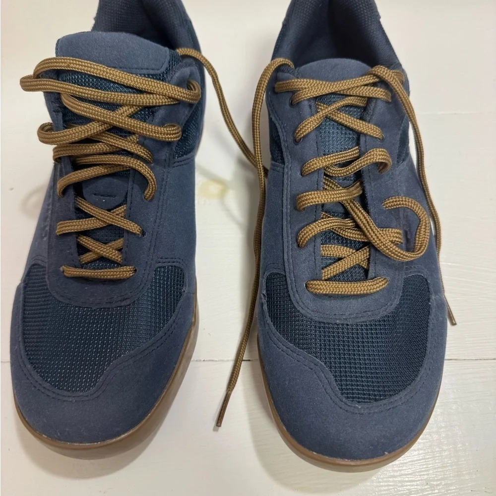 Giro Men's Biking Shoes by Vibram NWOT in Navy and Tan size US 9